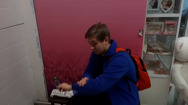 ЕМ КОШАЧИЙ КОРМ // СТУДЕНЧЕСКИЕ БУДНИ №3 // НА 50 РУБЛЕЙ В КАРУСЕЛЬ смотреть онлайн