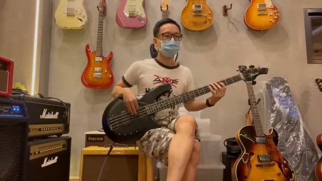 Ernie Ball Music man Bongo 4 HS Stealth Black at #twinbemusic смотреть онлайн