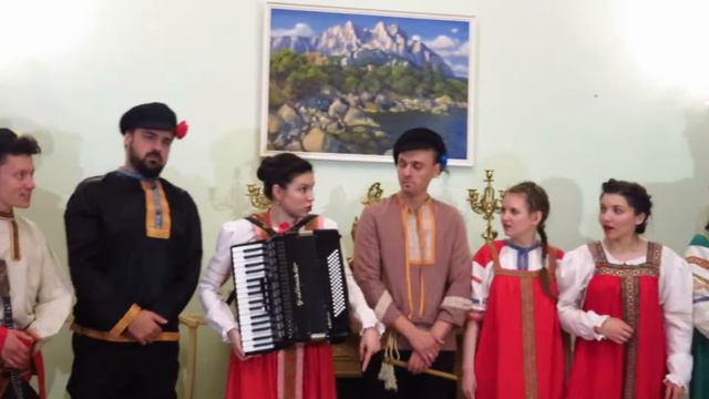 Театральная студия "ГОСТЮШКИ" Подъезжали мы под село смотреть онлайн