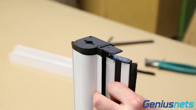 Инструкция по сборке рулонной москитной сетки System 43, верт. сдвиг смотреть онлайн
