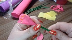Крокусы своими руками из гофрированной бумаги. Первоцветы. #крокусыизбумаги #первоцветысвоимируками