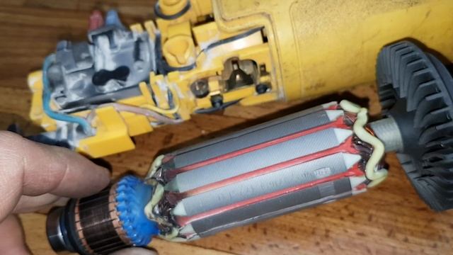 Болгарка DeWALT DWE 4238 (Обзор)