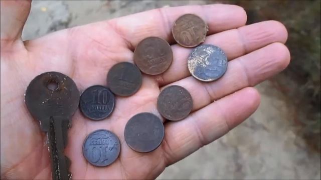 29.Поиск монет и ювелирных изделий на пляже Голубого озера