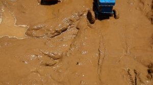 Минитракторы ездят по бездорожью
