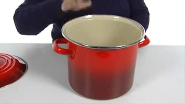 Le Creuset Enamel On Steel Stockpot. смотреть онлайн