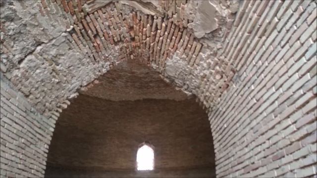 Сардоба - хранилище для воды Рабат Малик, архитектурные памятники Узбекистана смотреть онлайн