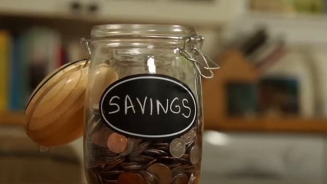 Мужчина собирал мелочь на протяжении 20 лет, исход довёл до слёз его сына смотреть онлайн