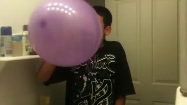 EPIC BALLOON EXPLOSION! смотреть онлайн