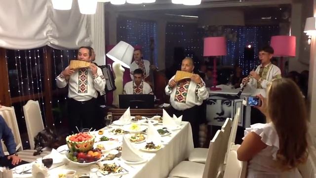 Чарівна мелодія від "Плаю" в ресторані "Рояль" смотреть онлайн