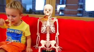 Funny Kids & Giant Skeleton! Johny Johny Yes Papa Baby Songs Nursery Rhymes for Children