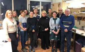 Ella Sokolova Элла Соколова реставратор мебели в Русской Академии Ремесел