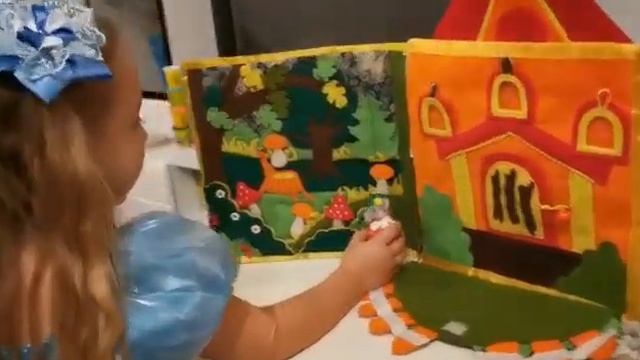 Колобок Сашенька рассказывает на немецком языке смотреть онлайн