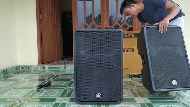 Unboxing Yamaha DBR 15 смотреть онлайн
