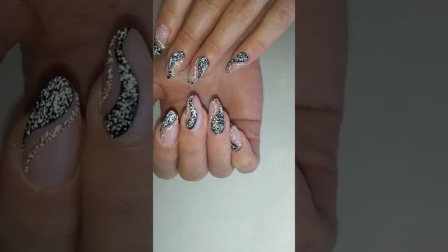 Светоотражающие ногти#маникюр светоотражающийлак#дизайнногтей#топчик #дизайн2022 смотреть онлайн