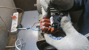 Как просто подключить трехфазный двигатель треугольником и звездой  в сеть 220, через конденсатор.