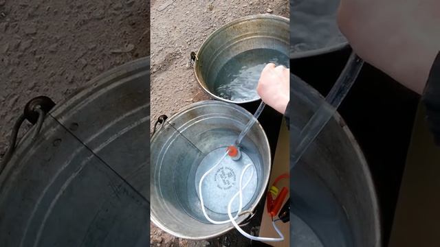 Насос 12 Вольт погружной 16 л/мин. высота напора 6 метров. смотреть онлайн