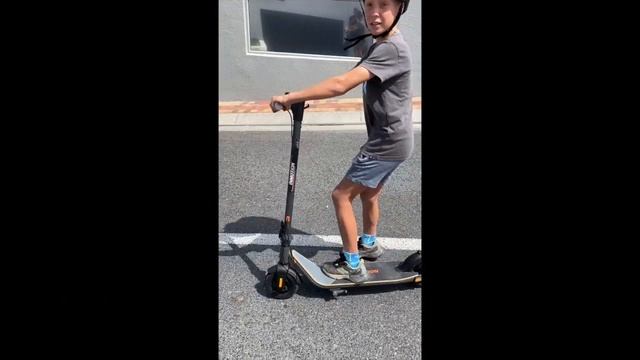 Inmotion A1 Electric Scooter in action смотреть онлайн