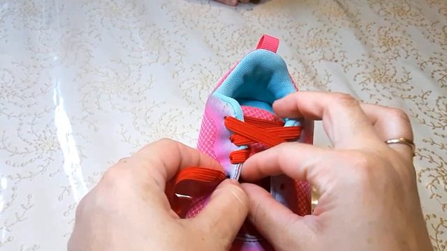 Шнуруем кроссовки резинкой! смотреть онлайн