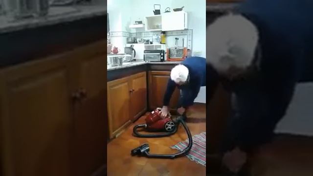 как надо включить пылесос )))))) смотреть онлайн