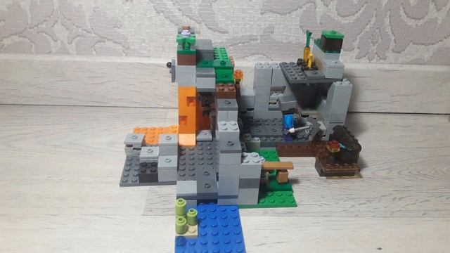 LEGO Minecraft-Dangerous cave смотреть онлайн