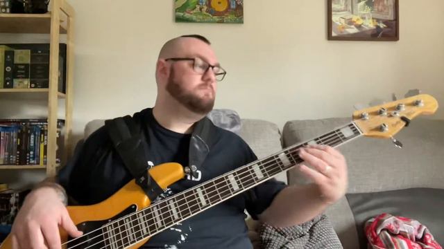 Queen - Friends Will Be Friends - Bass Cover смотреть онлайн