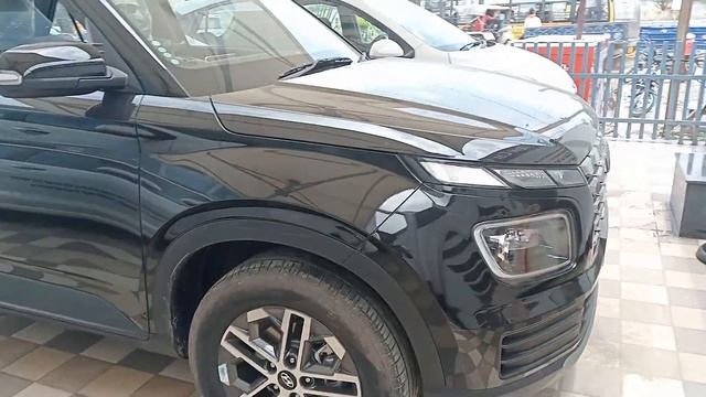 Hyundai VENUE SX 1.5 CRDi Black ? Review in hindi #venue смотреть онлайн