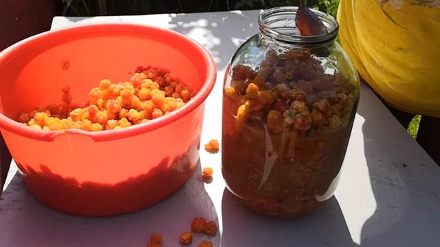 Морошка В Собственном Соку. Как Заготовить Морошку Без Сахара смотреть онлайн