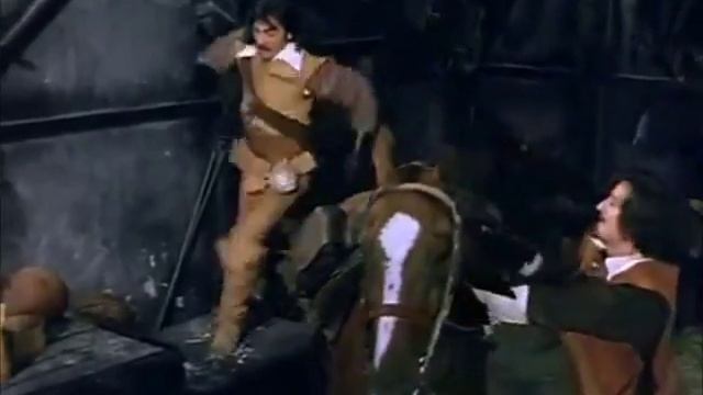 Д'Артаньян/Атос - За ним смотреть онлайн