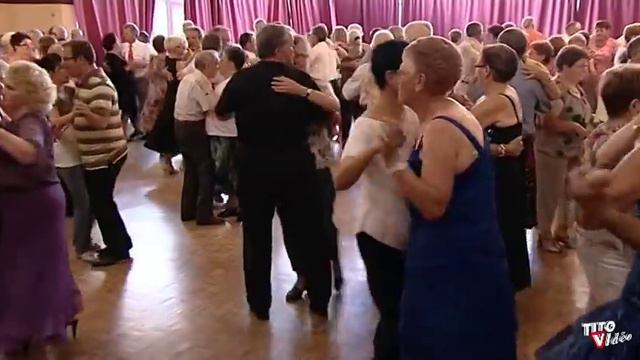 Belle Gitane par l' Orchestre Dominique et Stéphanie FLOQUET смотреть онлайн