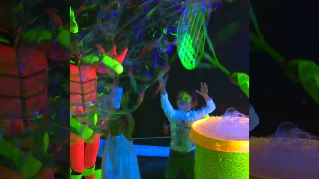 Неоновая дискотека, неоновое шоу смотреть онлайн