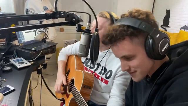 Акстар притворяется новичком / Гитара с нуля