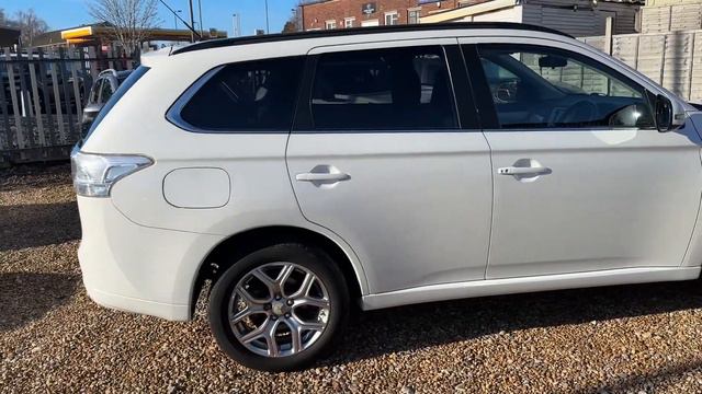 Mitsubishi Outlander PHEV 2.0h GX4hs 4WD ULEZ Compliant смотреть онлайн