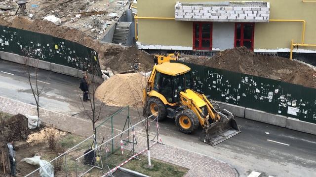 Трактор копает яму смотреть онлайн