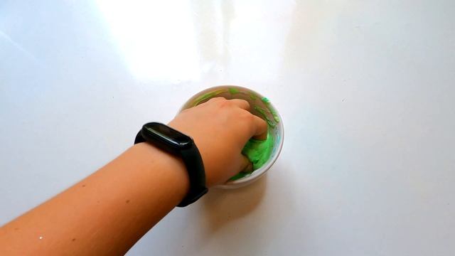 Как сделать слайм из пены зубной пасты и антисептика /Рецепты подписчиков /Слайм без клея и с клеем смотреть онлайн