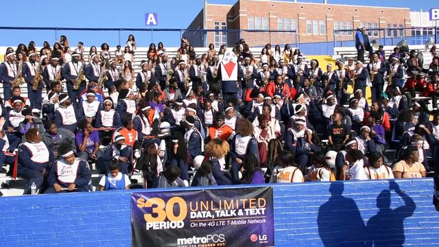 Tennessee State University Marching Band - Candy Saxophone Fanfare смотреть онлайн