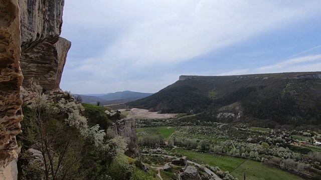 Крым. Пещерный монастырь Качи-Кальон 01.05.2021 смотреть онлайн