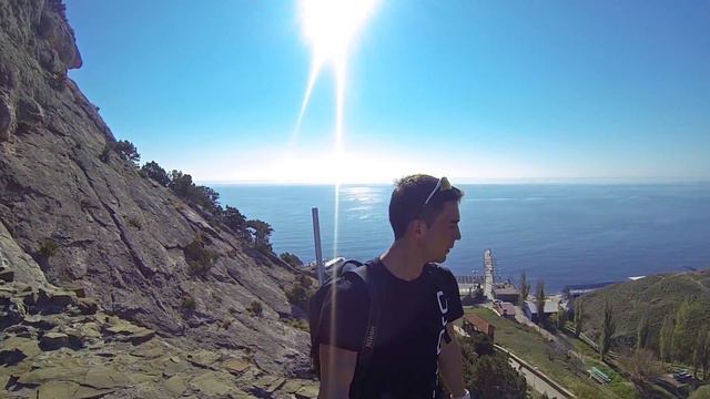 Hiking in Crimea смотреть онлайн