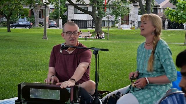 Friday Kirtan ISKCON Ottawa - June 24, 2022. HG Kamala Locana Prabhu. Mantra meditation in the park смотреть онлайн