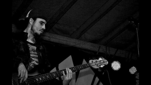 Marek Bero - Silk Suit смотреть онлайн