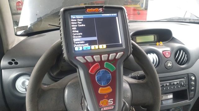 NO FUNCIONAN VIDRIOS TRASEROS NI ABREN LAS PUERTAS DESDE ADENTRO CITROEN C3 año 2005 смотреть онлайн