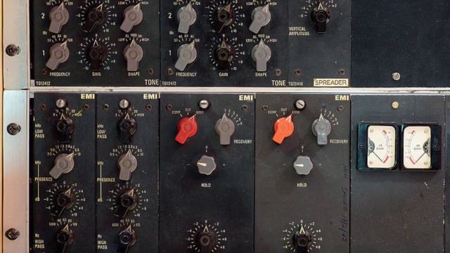 The Beatles Guitar effects and pedals смотреть онлайн