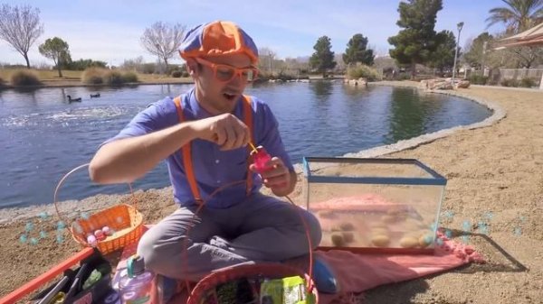 BLIPPI Visits Dinosaur Exhibit to Learn About Eggs and Fossils! | ABC 123 Moonbug Kids Fun Learning