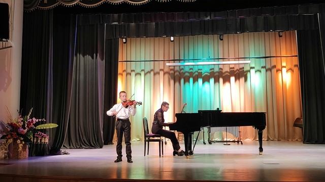 Отчетный концерт струнного отделения Царскосельской гимназии искусств им Ахматовой. 23 марта 2023. смотреть онлайн