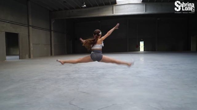 SOLO Mila | Médaille d’or Concours International | Choreo Sabrina Lonis | amazing kids dancing смотреть онлайн