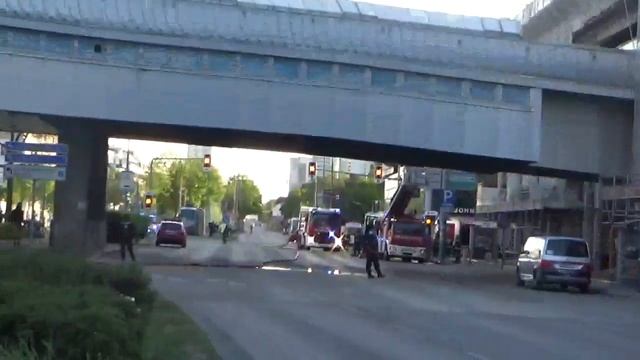 Alarmstufe 4 / Großeinsatz für die Berufsfeuerwehr Wien / Donauzentrum-Brand смотреть онлайн