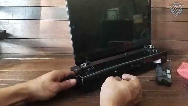 Old Broken Notebook to Monitor TV and PC смотреть онлайн