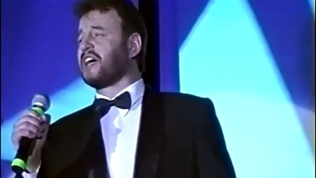 «Окно» - поет А. Василенко смотреть онлайн