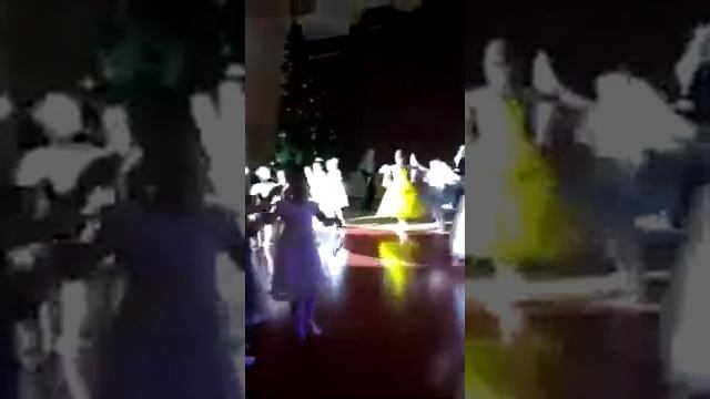новогодний праздник в школе танец снежинок смотреть онлайн