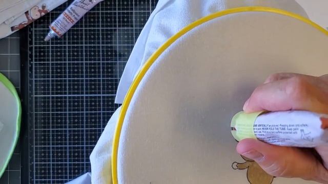 Stamping and Painting fabric with Aunt Martha's Ball Point Paint! смотреть онлайн