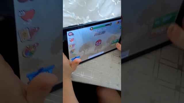 Смешная игра красный шар / Городской иллюзион / Городские будни смотреть онлайн